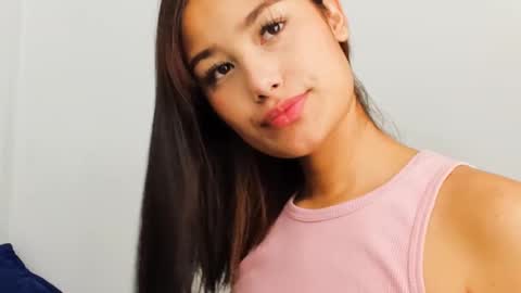 Snapshot of alasska_18 chatting on October 12, 12:03 am alasska_18 online show from October 12, 12:03 am