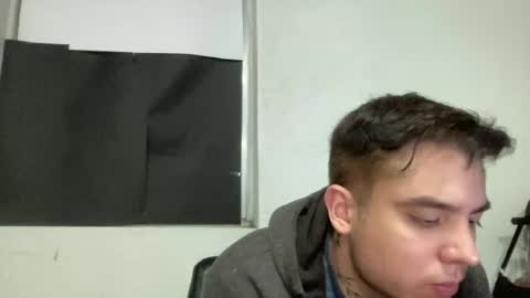 alber753713 online show from June 13, 4:01 am