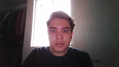 albertoarenas16 online show from April 7, 11:07 pm