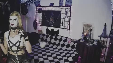 Mistic witch online show from March 10, 10:45 pm