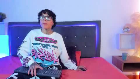 ale_cruzz online show from February 25, 3:48 pm