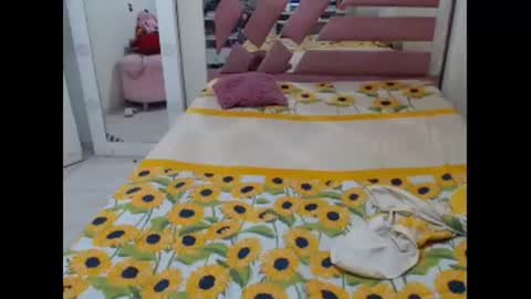 aleeinvein1 online show from December 16, 5:14 am