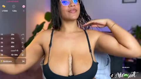 Snapshot of aleiascott chatting on March 10, 10:18 am Aleia online show from March 10, 10:18 am