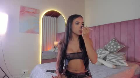 Alejandra Arango online show from December 22, 9:10 pm