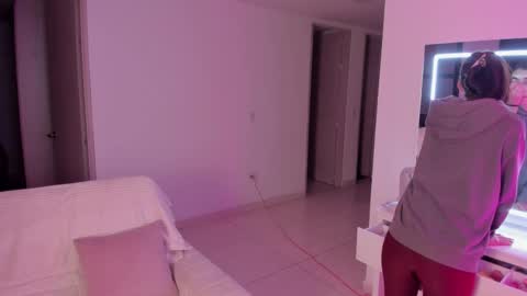 alejandraaa_ online show from February 19, 3:16 am