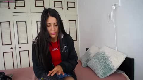 Snapshot of alejaxxxhot chatting on October 20, 3:50 pm alejaxxxhot online show from October 20, 3:50 pm