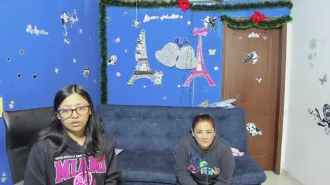 zoe and Kataleya online show from February 7, 12:28 pm