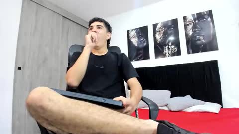 alejo_gray1 online show from February 14, 11:18 pm
