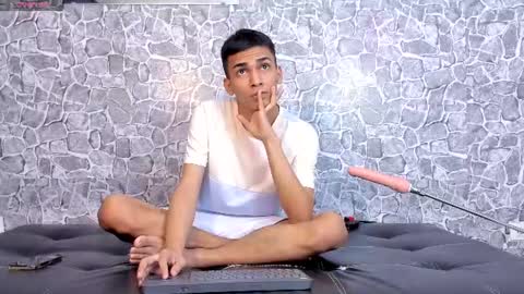 alejo peverell online show from June 21, 8:04 pm