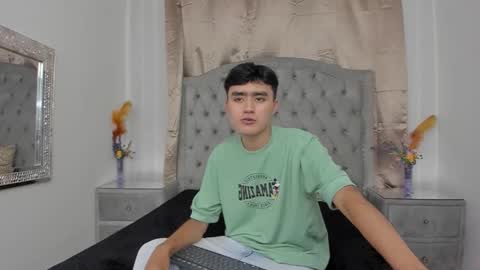 AlejoANDmateo online show from October 16, 2:11 am