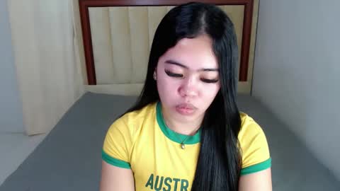 Snapshot of alesha_vibe_me chatting on October 22, 5:25 pm alesha_vibe_me online show from October 22, 5:25 pm