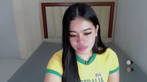 Snapshot of alesha_vibe_me chatting on October 11, 1:49 pm alesha_vibe_me online show from October 11, 1:49 pm