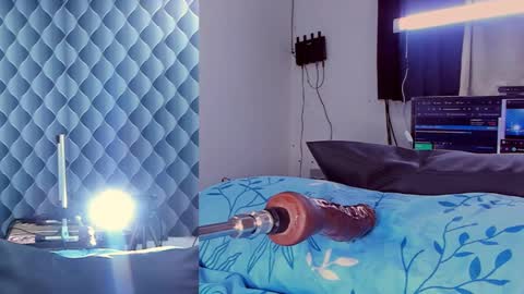 Snapshot of aleska_james chatting on January 9, 2:51 pm aleska_james online show from January 9, 2:51 pm