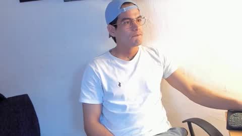 aless online show from February 19, 2:49 pm