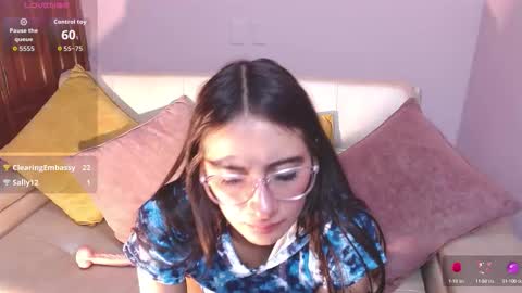 Snapshot of alessia_moore chatting on October 2, 3:22 pm Alessia online show from October 2, 3:22 pm