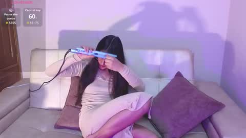 Snapshot of alessia_moore chatting on September 11, 3:46 pm Alessia online show from September 11, 3:46 pm