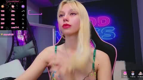 alessiacroft online show from November 5, 5:20 am