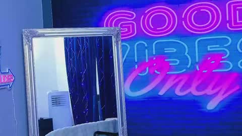 alessiacroft online show from April 16, 4:23 am