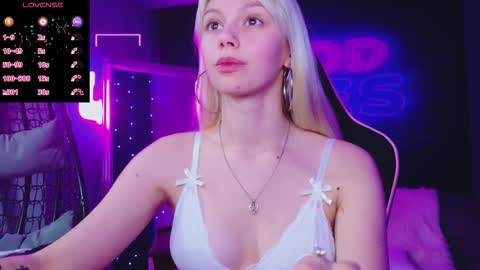 alessiacroft online show from December 2, 5:15 am