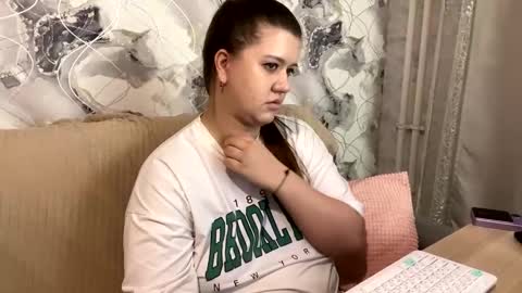 Snapshot of aletta_oushen chatting on February 20, 12:25 pm Aletta Oushen online show from February 20, 12:25 pm