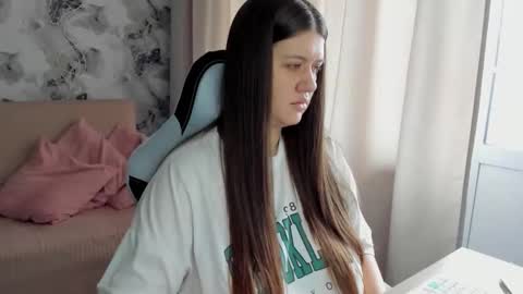 Snapshot of aletta_oushen chatting on October 2, 8:24 am Aletta Oushen online show from October 2, 8:24 am