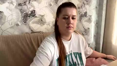 Snapshot of aletta_oushen chatting on February 20, 9:22 am Aletta Oushen online show from February 20, 9:22 am