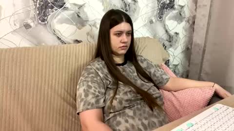 Snapshot of aletta_oushen chatting on February 19, 4:00 pm Aletta Oushen online show from February 19, 4:00 pm