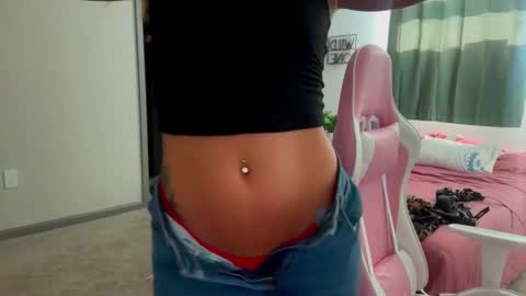 alex  online show from December 5, 4:50 pm