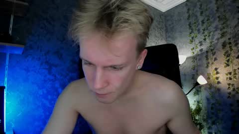 Snapshot of alex__sweet chatting on October 12, 6:50 am your Alex online show from October 12, 6:50 am