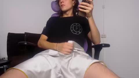 alex_connorr online show from June 5, 10:15 pm