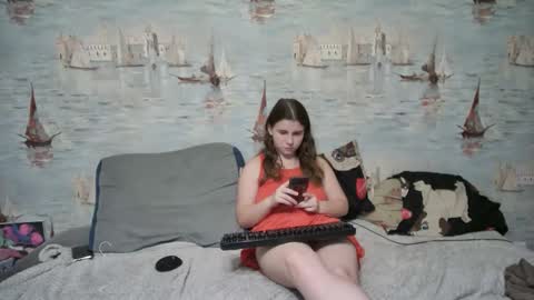 Snapshot of alex_sarah_sex chatting on October 4, 10:29 pm Alex and Sarah online show from October 4, 10:29 pm