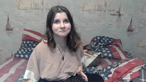 Snapshot of alex_sarah_sex chatting on December 22, 9:31 pm Alex and Sarah online show from December 22, 9:31 pm