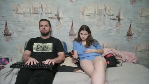 Snapshot of alex_sarah_sex chatting on October 8, 7:53 pm Alex and Sarah online show from October 8, 7:53 pm