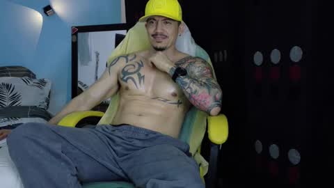 alex_sthorm online show from April 25, 3:52 am