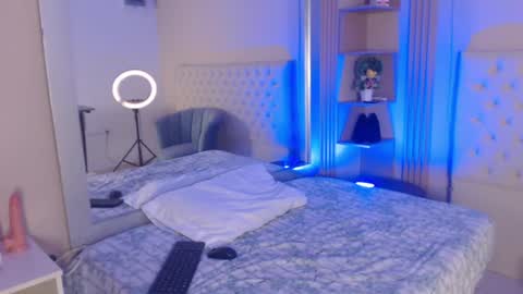 alexa__11 online show from June 19, 12:44 pm