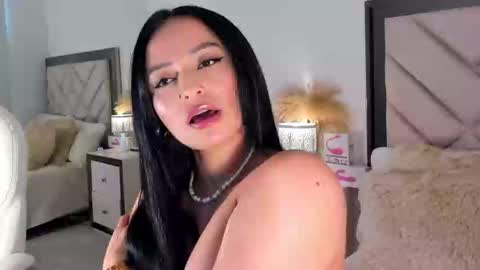 alexa_tobar online show from February 13, 7:39 pm