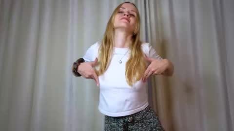 Emma - blonde and Mia - dark online show from December 15, 3:13 am