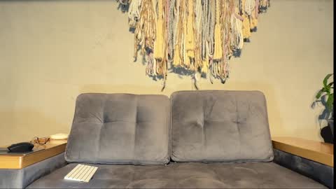 Alex  Dani online show from December 21, 3:53 pm