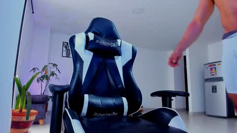 Snapshot of alexander_collin_ chatting on January 30, 12:59 pm Alex Collin online show from January 30, 12:59 pm