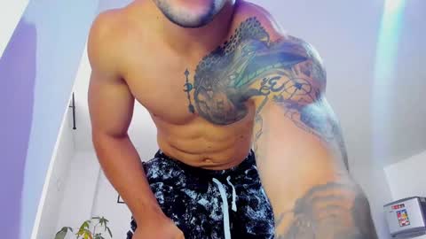 Snapshot of alexander_collin_ chatting on January 28, 3:46 pm Alex Collin online show from January 28, 3:46 pm