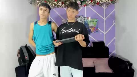 chicos hot online show from April 12, 2:32 pm