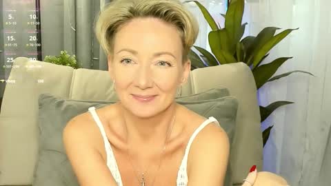 Snapshot of alexandrafix chatting on September 12, 1:13 pm Alexandra online show from September 12, 1:13 pm