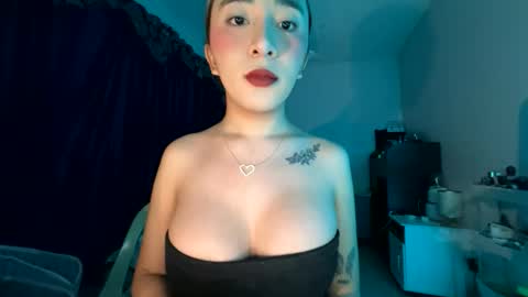 adrianagreyson online show from May 10, 2:45 pm