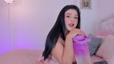 lexandra  online show from March 31, 11:49 pm