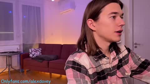 Snapshot of alexdavey chatting on December 29, 6:49 pm           online show from December 29, 6:49 pm