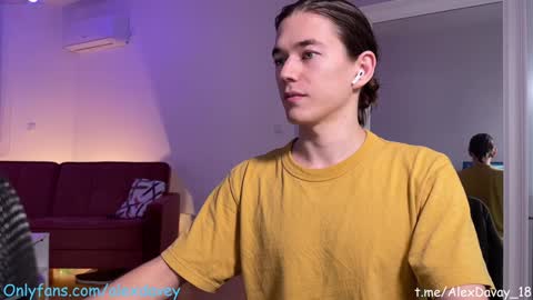 Snapshot of alexdavey chatting on January 25, 8:53 pm           online show from January 25, 8:53 pm