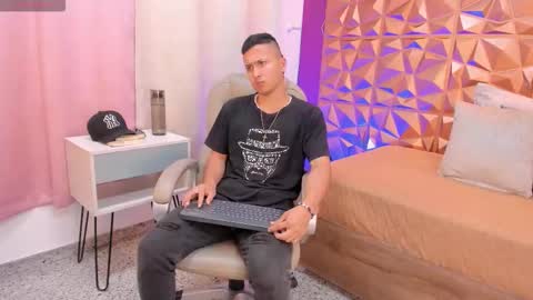 alexkiran online show from March 19, 8:14 pm