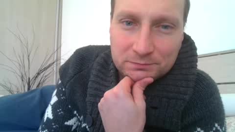 Snapshot of alexswitch8888 chatting on January 10, 10:28 am Alex online show from January 10, 10:28 am