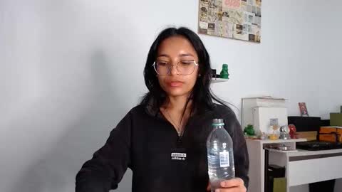 Alia  online show from May 11, 4:04 pm