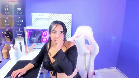 Snapshot of alice_26__ chatting on September 25, 9:11 pm alice_26__ online show from September 25, 9:11 pm